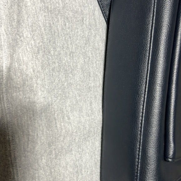 Ladies navy blue Liz Claiborne bag - Picture 5 of 5